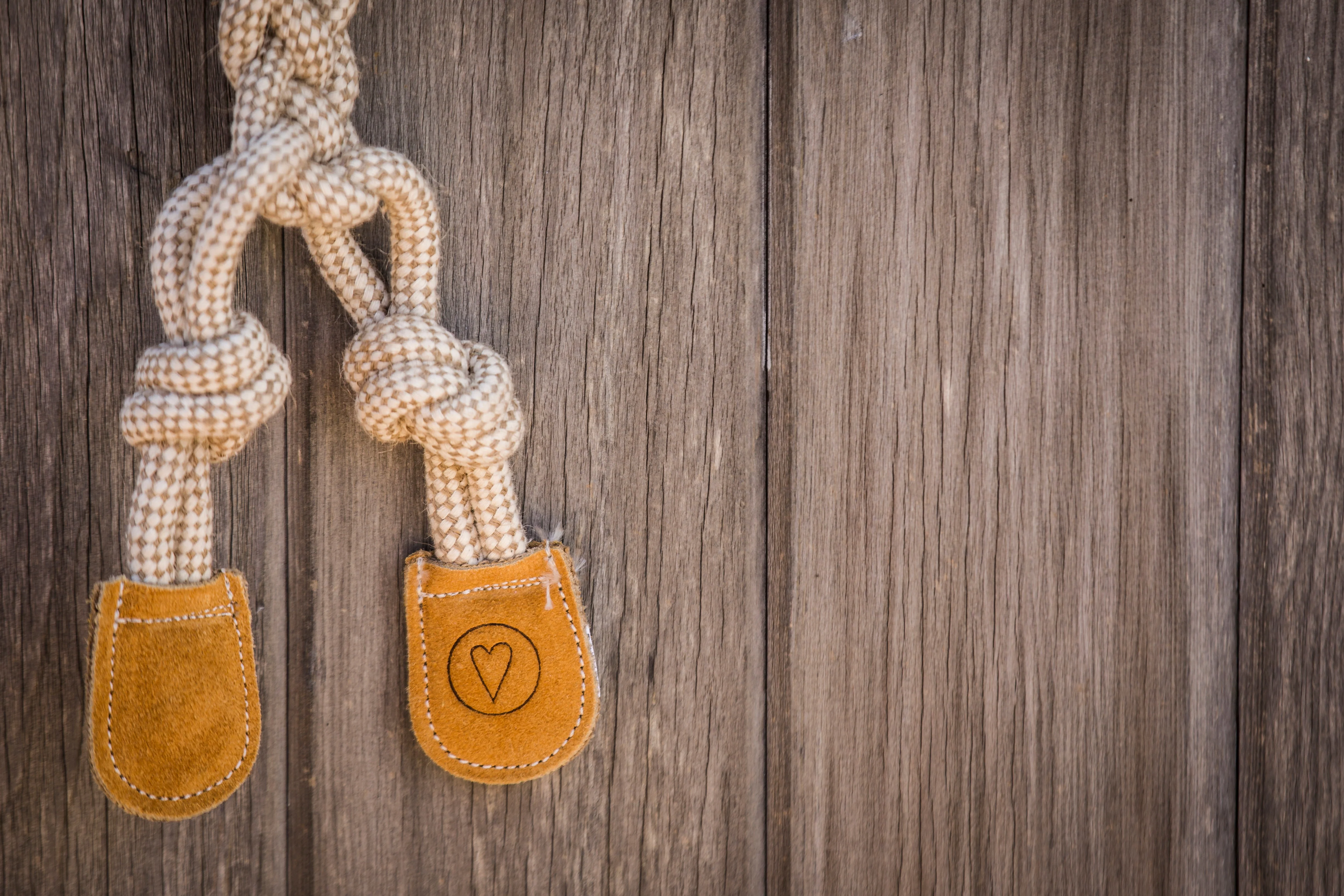 Bitsy Bunny Natural Rope Knottie® Dog Toy, Large (9mm rope diameter) - Image 4