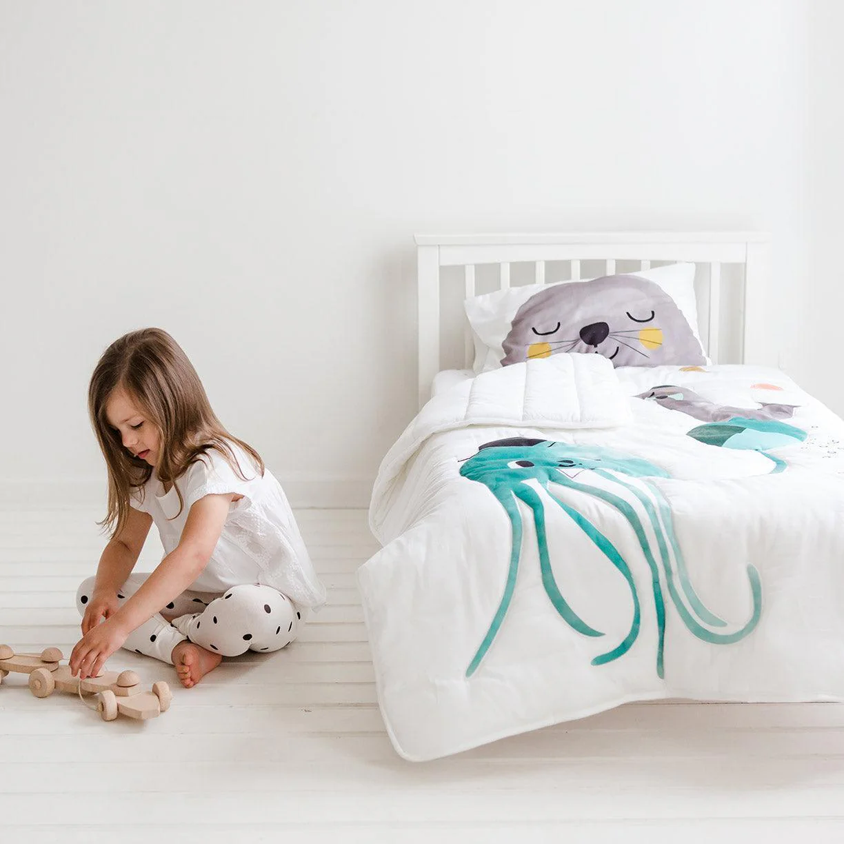 Jellyfish Toddler Comforter - Image 6