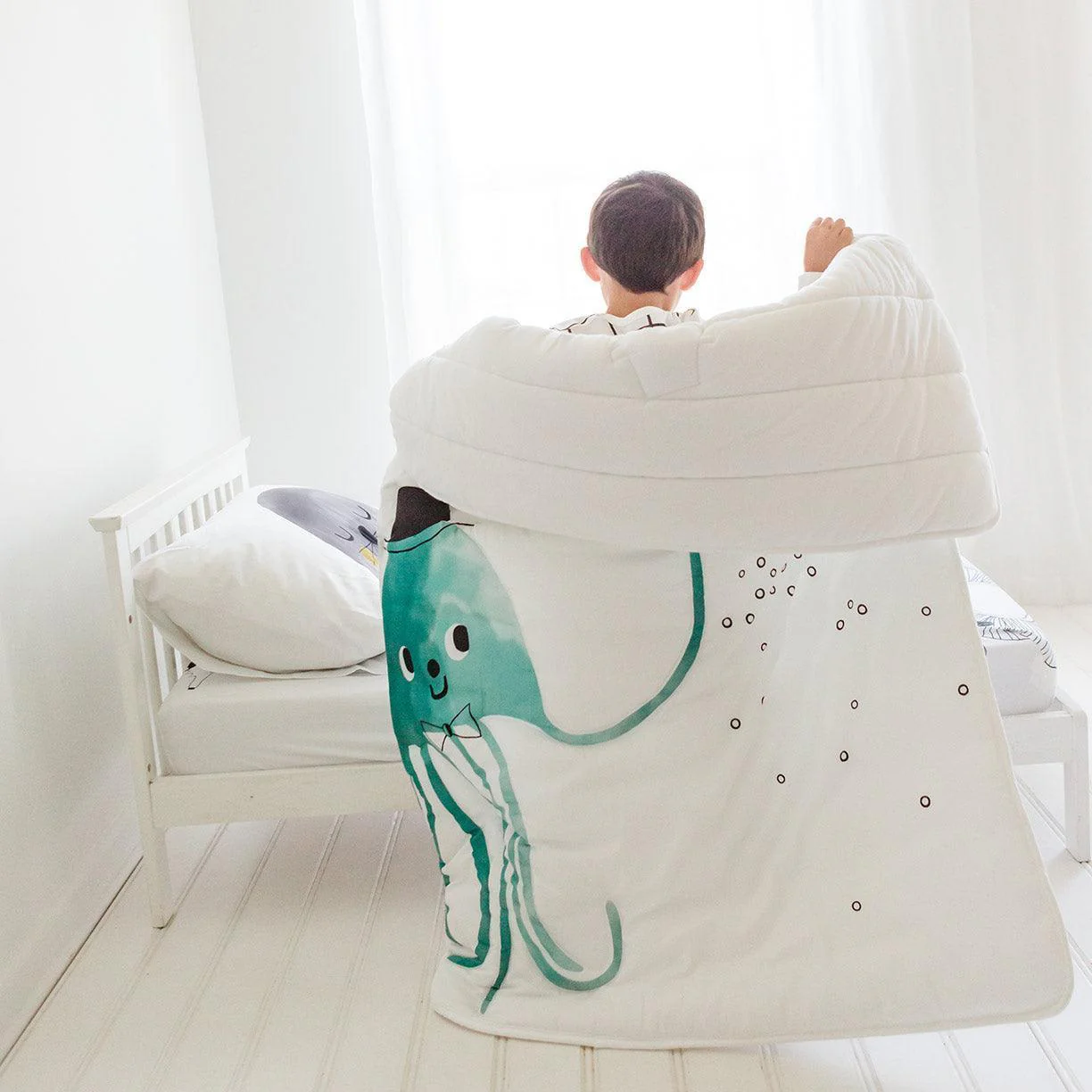 Jellyfish Toddler Comforter - Image 9